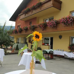 2* Bed & Breakfast Cafe-pension Margret