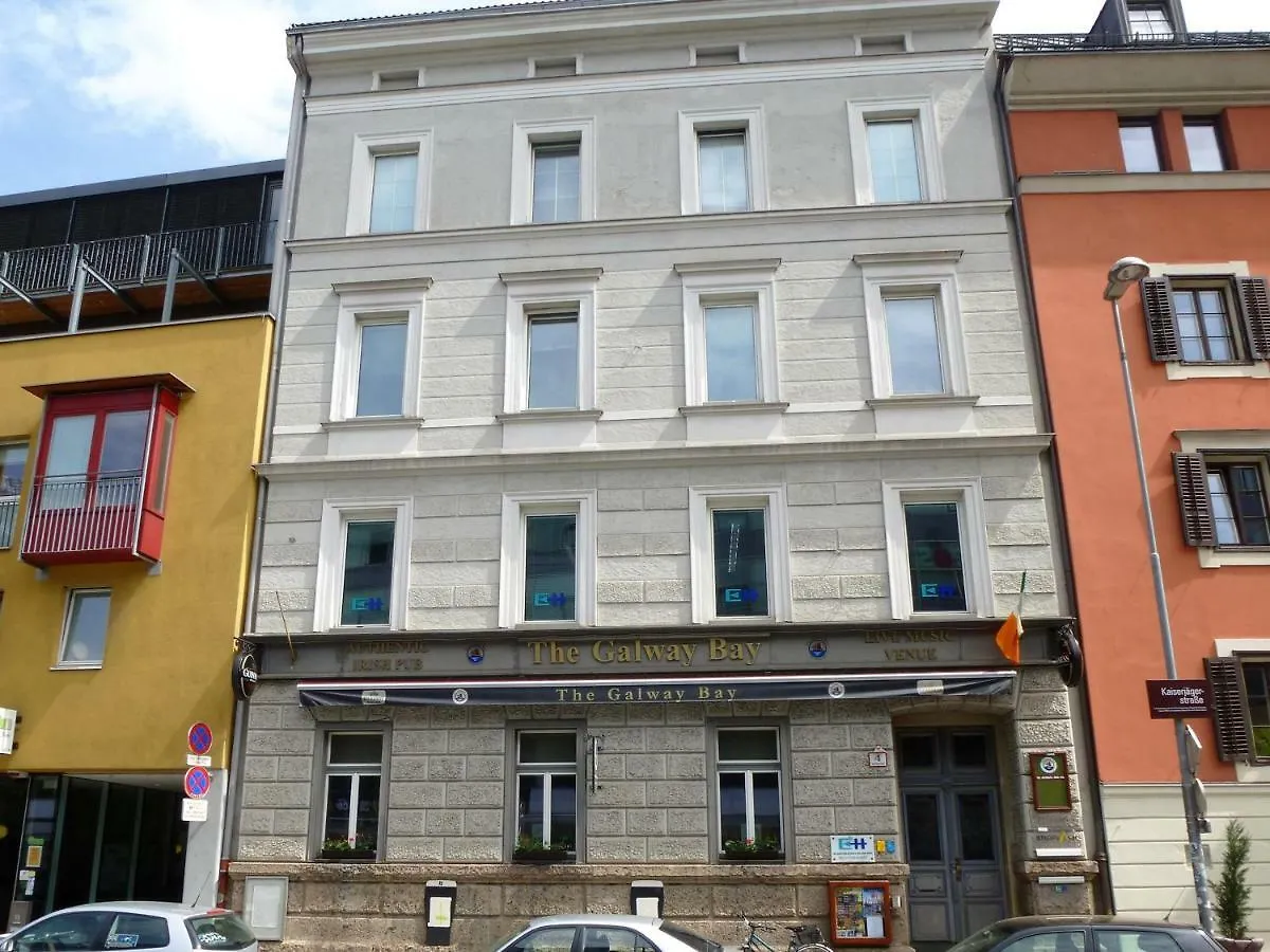 Charming, central, spacious apartment Innsbruck 0*,